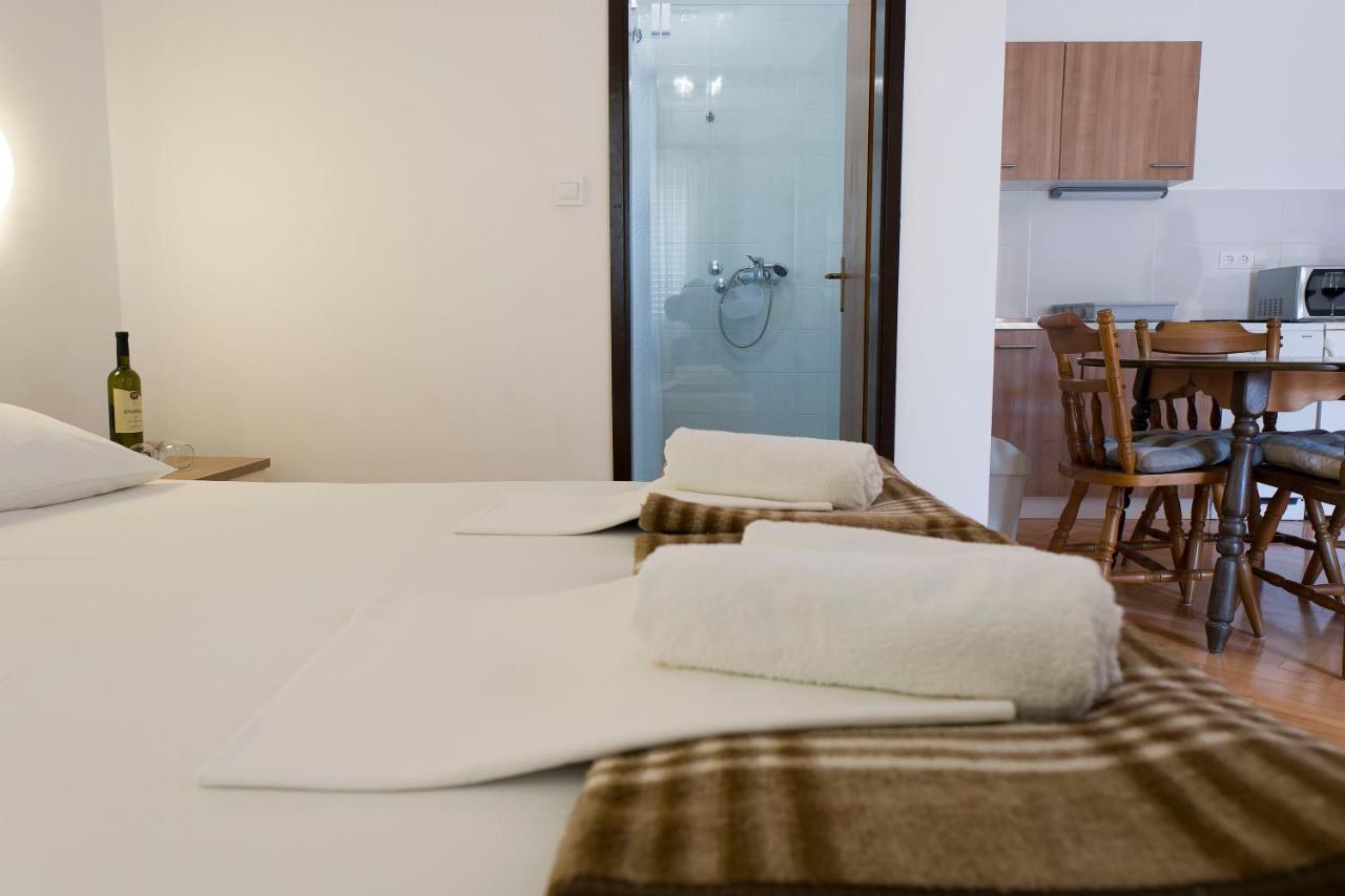 Apartments Victoria Trogir Exteriér fotografie